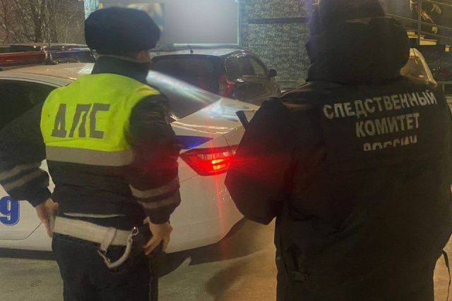 Следственные органы ведут проверку по факту погони с сотрудником ГИБДД на кузове автомобиля