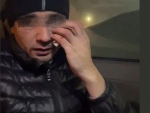Задержан избивший таксиста пассажир: Мужчина третировал водителя и снимал видео