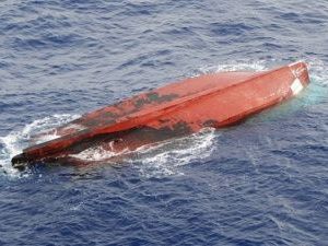 Лодка с двумя пассажирами опрокинулась в Кобяйском районе Якутии