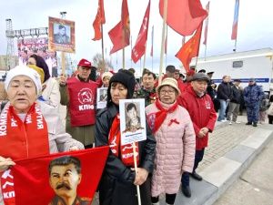 Помните! Через века, через года…