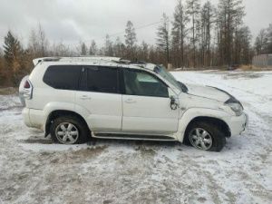 В Якутии автоледи перевернулась на автомобиле
