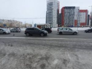 В Якутске 50-летний мужчина попал под колеса автомобиля