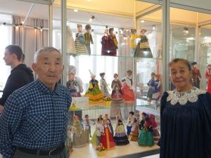 Выставка национальных кукол в ДДН им. Кулаковского