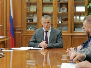 Юрий Трутнев встретился с вернувшимися из зоны проведения СВО добровольцами – сотрудниками полпредства ДФО, Минвостокразвития России и КРДВ