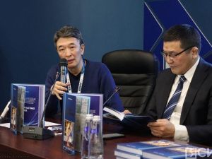 В Якутске издана книга про заслуженного тренера России по вольной борьбе Будимира Яковлева