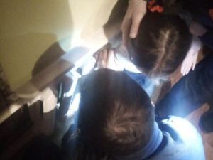 В Якутске спасатели освободили руку ребенка, застрявшую в батарее