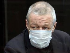 Суд смягчил приговор Ефремову с 8 до 7,5 лет колонии