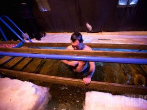 Айсен Николаев и Сардана Авксентьева окунутся в крещенскую купель