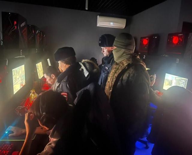 Сотрудники наркоконтроля МВД Якутии провели рейды в местах массового пребывания молодежи