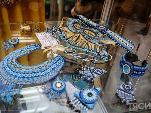 Фоторепортаж: одежда и украшения народов Севера на выставке «Мир Арктики»