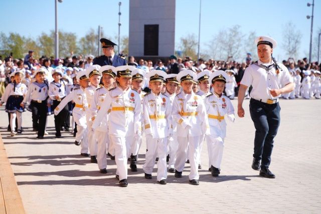 В Якутске более 600 дошкольников приняли участие в торжественном марше «Живет Победа в поколениях»