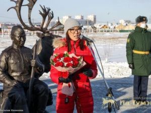 В Якутске открыт памятник знаменитому снайперу