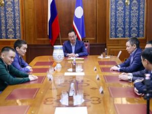 Айсен Николаев встретился с победителем Кубка России по боксу Василием Егоровым