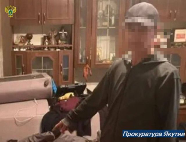 Житель Якутска ударил знакомого ножом в грудь четыре раза и ушел, думая, что убил: потерпевший смог вызвать себе скорую