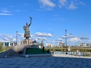 Обновленное пространство в Якутске — набережная озера Сайсары и Сквер матери
