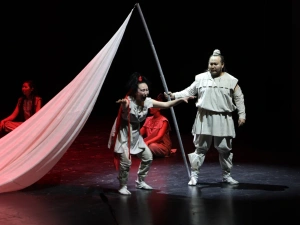 В Астане зрители высоко оценили спектакль Театра Олонхо Якутии