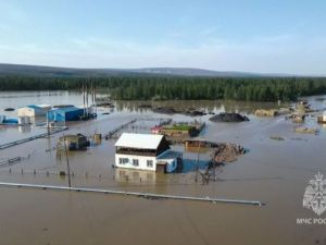 В Верхоянском районе подтоплены десятки домов — вода уходит медленно
