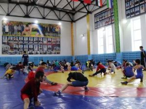 Глава Якутии передал билеты на Кубок мира по вольной борьбе ученикам кадетской школы
