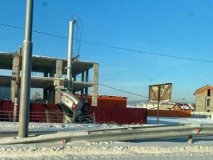 В Якутске иномарка-"акробатка" влетела в столб