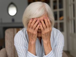 В Усть-Алданском улусе сосед украл 165 тысяч рублей из квартиры пенсионерки