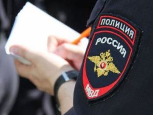 В Якутске консьержка повредила шваброй чужой автомобиль. Возбуждено дело