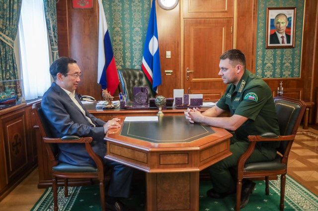 Руководитель Рослесхоза похвалил Айсена Николаева за активную работу региона по тушению пожаров