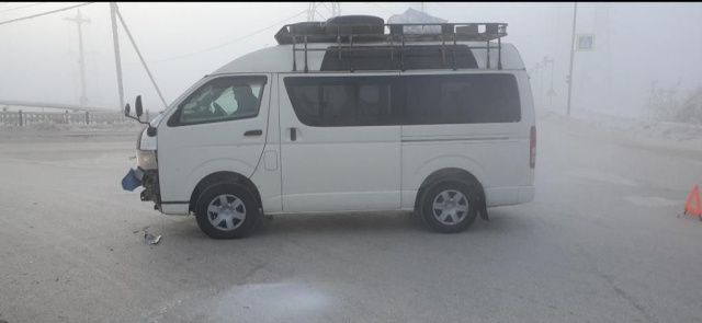 В Якутске водитель проехал на красный и совершил столкновение