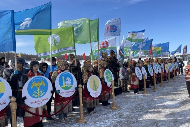 В селе Майя стартовали республиканские соревнования отцов и сыновей «Аҕа күрэҕэ — 2024»