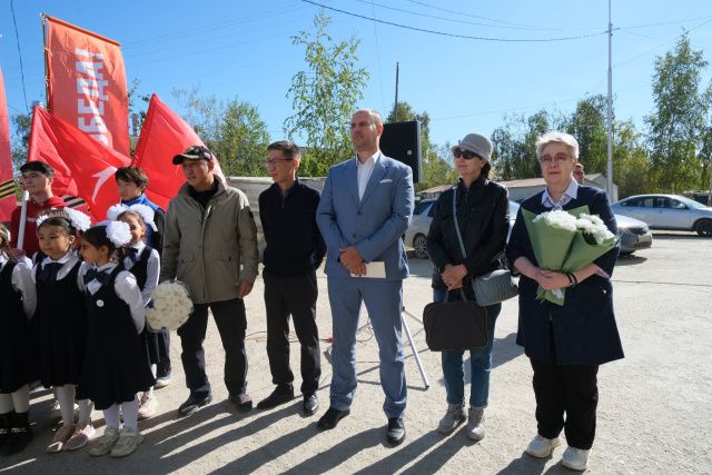 В Якутске «Вечный огонь» пришел во двор к ветеранам: акция «Поём двором» 