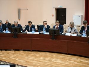 Угледобывающие предприятия отчитались перед главой Якутии