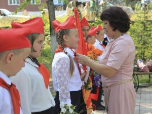 С ЛЕНИНЫМ — ЗА СЧАСТЬЕ РАБОЧИХ  