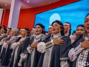 Собрание общественности провели в Якутии в память о первом президенте республики