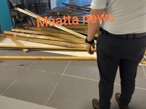 В самой большой сельской школе в Бердигестяхе рухнул потолок