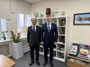 Премьер Якутии Кирилл Бычков налаживает связи с Северной Кореей и Вьетнамом