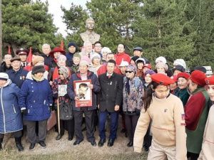 СТАЛИНА ПОМНИТ СТРАНА ГЕРОЕВ