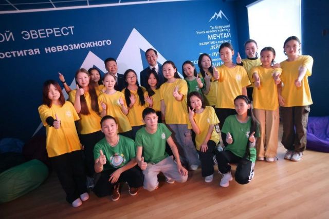 Айсен Николаев проверил работу центра «Сир уустара» в Сунтарском районе Якутии