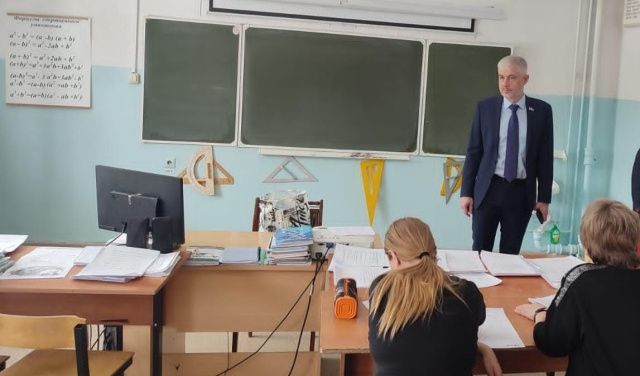 Родительский бунт: Ситуация выходит из-под контроля!