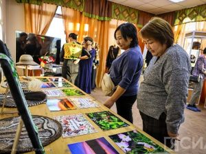 Творить с любовью: персональная выставка мастерицы Сарданы Донской открылась в Якутске