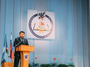 Евгений Григорьев поздравил учителей накануне профессионального праздника