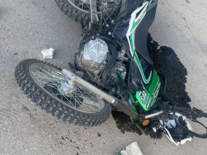 В Якутске 16-летний мотоциклист получил перелом после столкновения с автомобилем