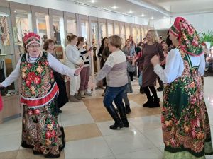 В Доме дружбы народов в Якутске ярко отметили Масленицу