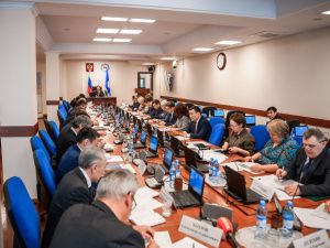 Айсен Николаев провел совещание по подготовке к паводку