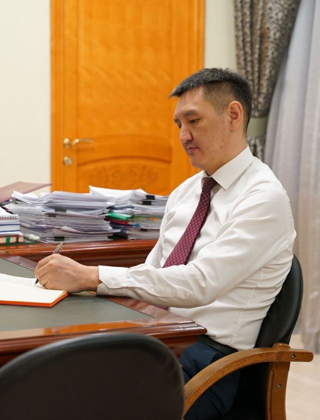 В школах Якутии внедрят медитацию и «йогу смеха»!