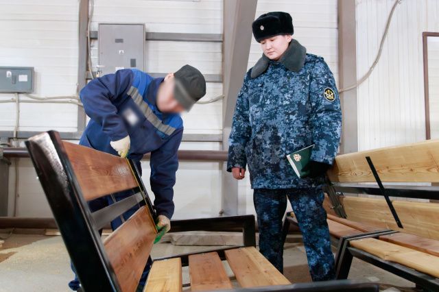В исправительной колонии № 6 изготовлены малые архитектурные формы для благоустройства Хангаласского района Якутии 