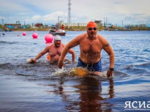 В Якутске прошли соревнования по плаванию в холодной воде