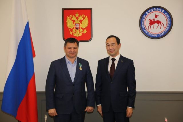 Экс-премьеру Якутии Андрею Тарасенко вручили орден Дружбы