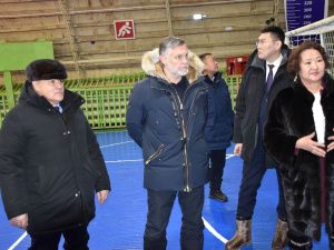 Кирилл Бычков провел выездное заседание правительства Якутии в Усть-Майском районе