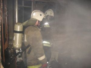 В Якутске пожарные спасли человека