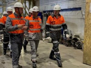 Глава Якутии встретился на руднике Гросс с трудовым коллективом золотодобывающей компании «Нордголд»