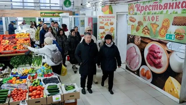 Мэр Якутска раскритиковал состояние Крестьянского рынка 